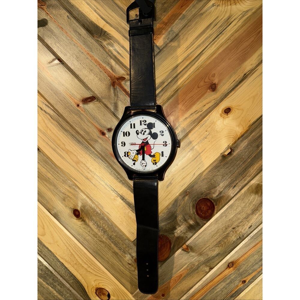 Mickey Wall Clock With Decorative Strap & Buckle From Disney By Lorus Seiko Rare